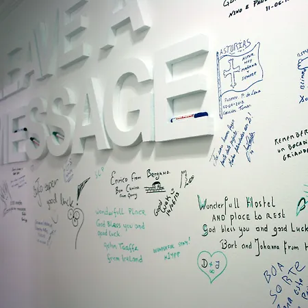 بيت شباب 2300 Thomar