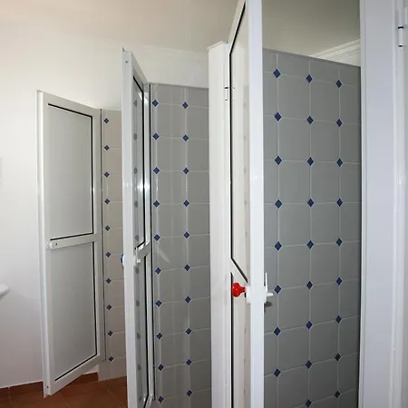 2300 Thomar