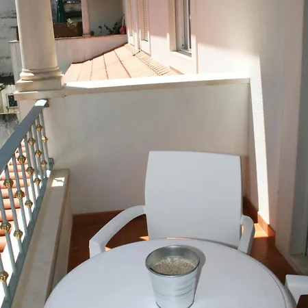 بيت شباب 2300 Thomar