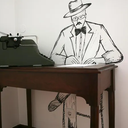 2300 Thomar بيت شباب