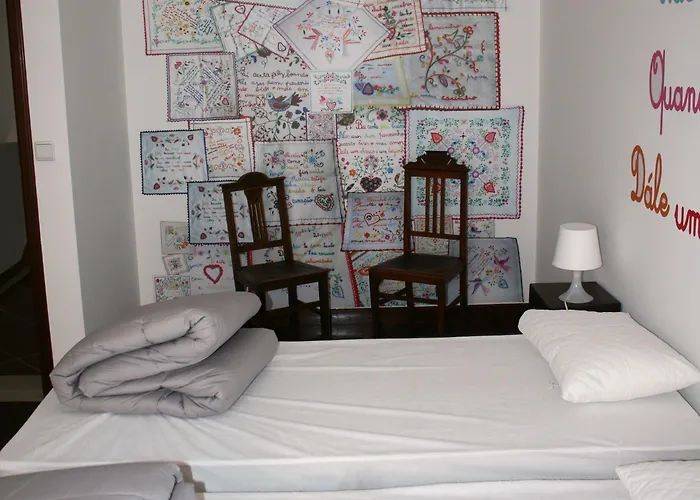 2300 Thomar Hostal